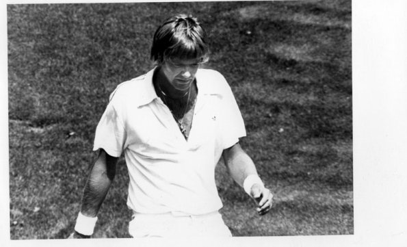 TOM TENNIS1